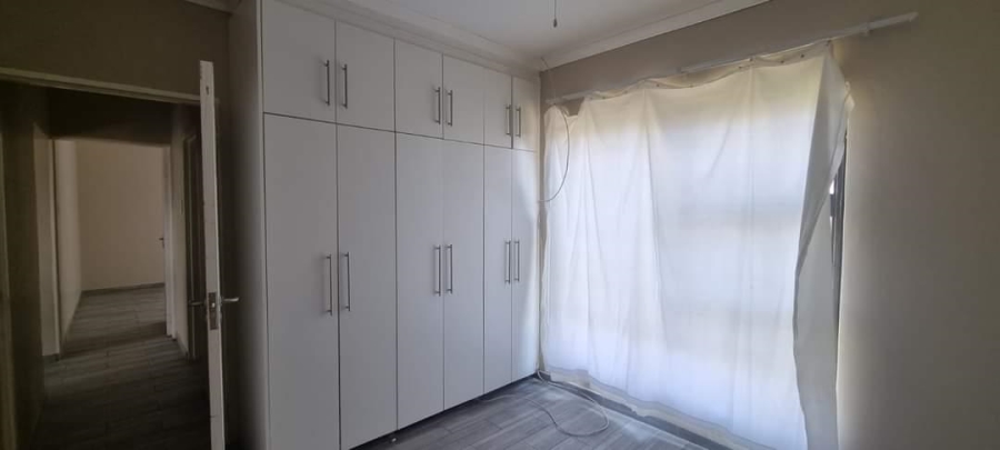 3 Bedroom Property for Sale in Kimdustria Northern Cape